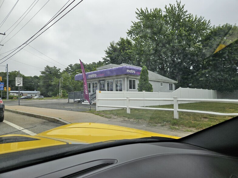 722 Tiogue Ave, Coventry, RI à vendre - Photo de l’immeuble – Image 2 sur 3
