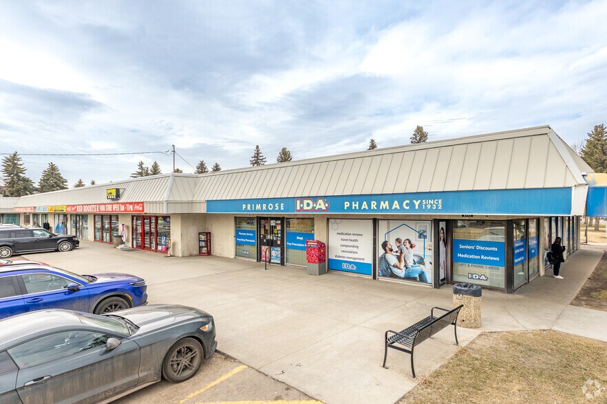 8446 182 St NW, Edmonton, AB à louer - Photo de l’immeuble – Image 1 sur 2