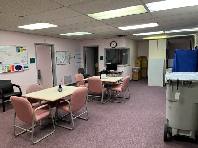 2801 Freeport Rd, Natrona Heights, PA à louer - Photo intérieure – Image 3 sur 8