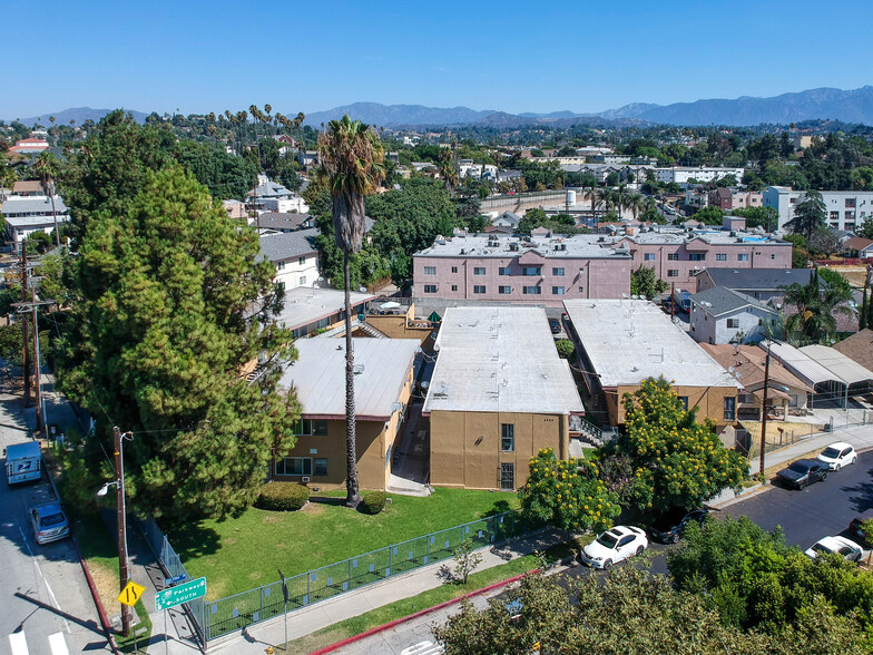 281 S Avenue 52, Los Angeles, CA à vendre - Photo de l’immeuble – Image 2 sur 8