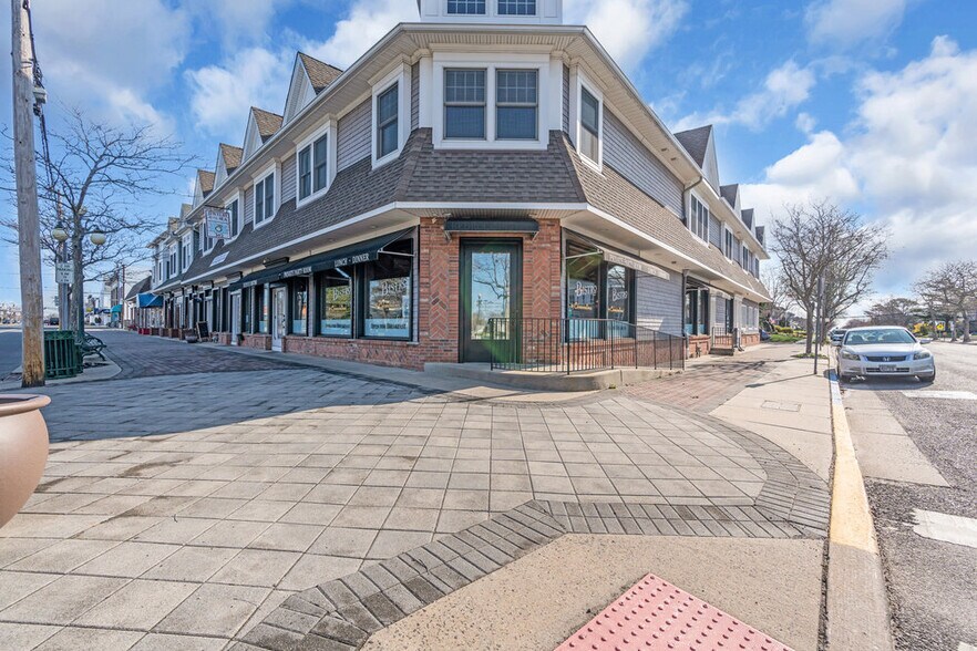 300 Main St, Avon By The Sea, NJ à louer - Photo de l’immeuble – Image 1 sur 7