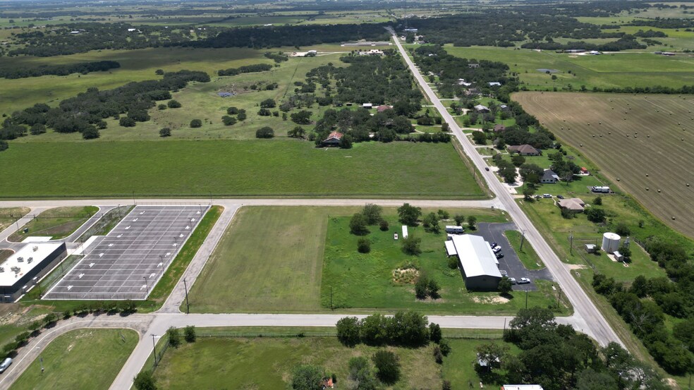 383 FM 970, Florence, TX à vendre - Photo de l’immeuble – Image 2 sur 11