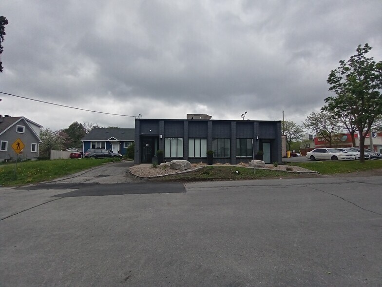 69 Kempster Ave, Ottawa, ON à vendre - Photo de l’immeuble – Image 2 sur 44