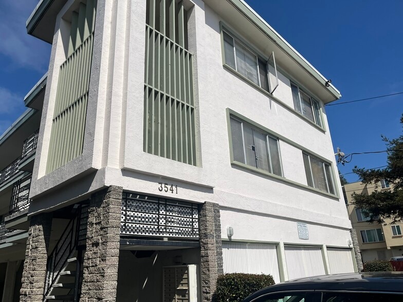3541 Dimond Ave, Oakland, CA à vendre - Photo de l’immeuble – Image 3 sur 8
