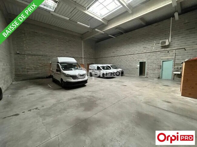 Plus de détails pour Local d'activités à louer