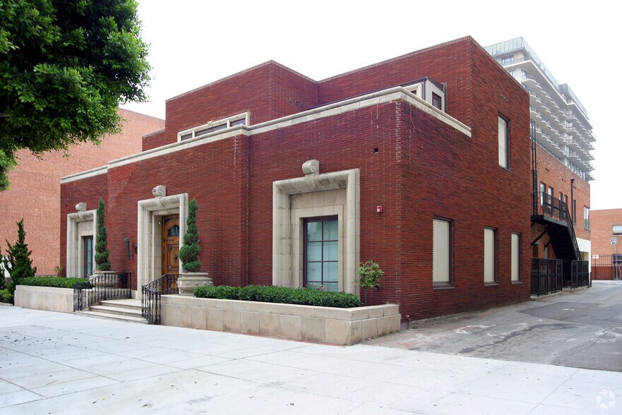 121 S Beverly Dr, Beverly Hills, CA à louer - Photo de l’immeuble – Image 2 sur 9