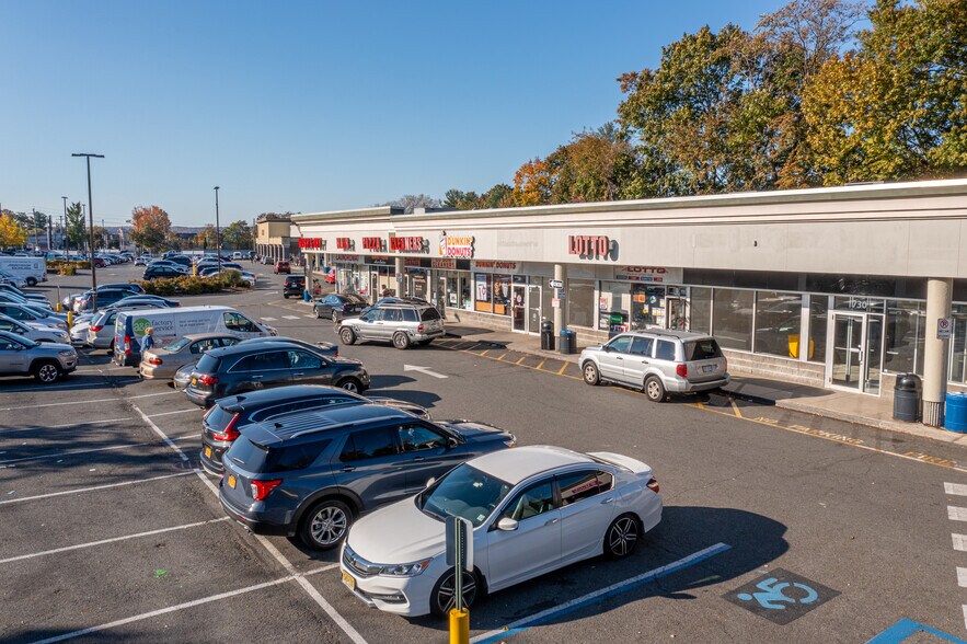 660 Mclean Ave, Yonkers, NY à louer - Photo de l’immeuble – Image 3 sur 10
