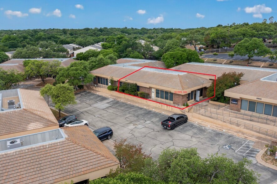 8870 Business Park Dr, Austin, TX à louer - Photo de l’immeuble – Image 1 sur 20
