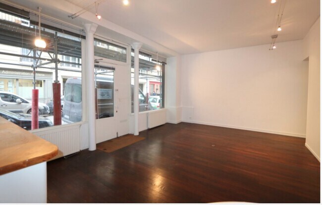 Plus de détails pour 12 Rue Ernest Cresson, Paris - Logement à vendre