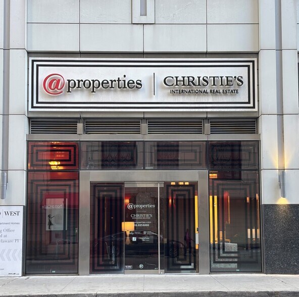 906 N State St, Chicago, IL à louer - Photo de l’immeuble – Image 3 sur 9