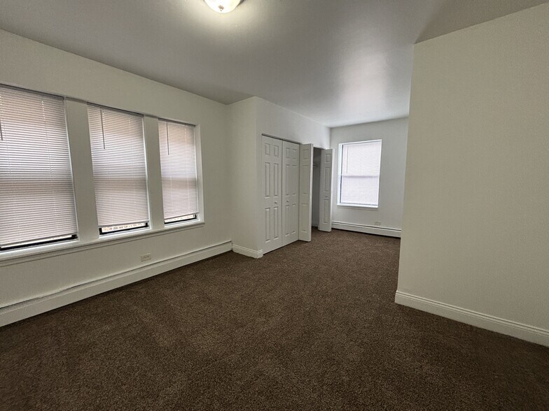 5100-5104 W Madison St, Chicago, IL à vendre - Photo de l’immeuble – Image 3 sur 9