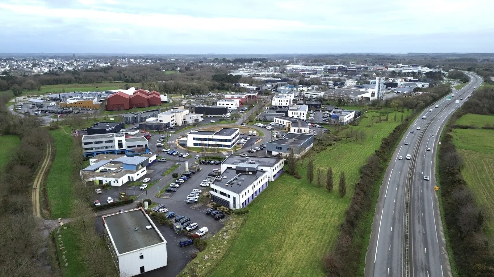 Industriel/Logistique dans Brech à vendre Aérien– Image 1 sur 2