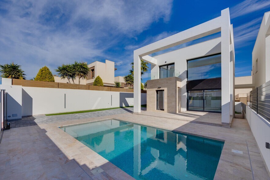 Terrain dans Torrevieja, Alicante à vendre - Photo de l’immeuble – Image 3 sur 25