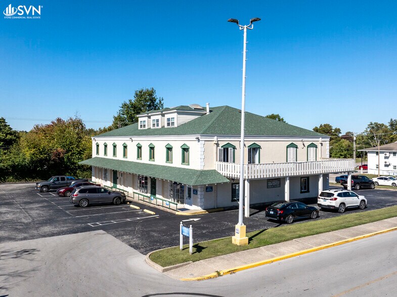 1701 Alexandria Dr, Lexington, KY à vendre - Photo de l’immeuble – Image 3 sur 21