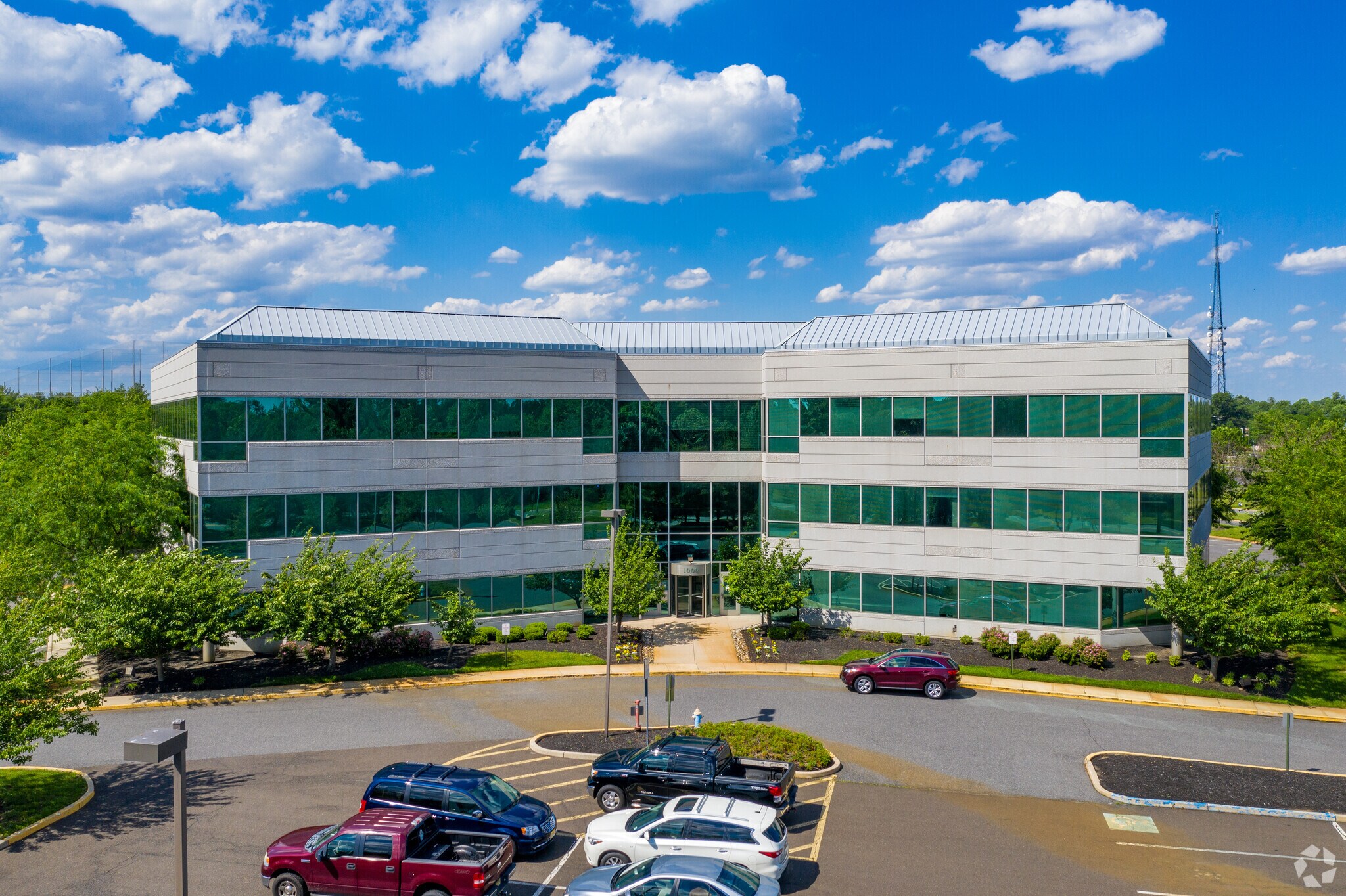 1000 Bishops Gate Blvd, Mount Laurel, NJ à louer Photo principale– Image 1 sur 6