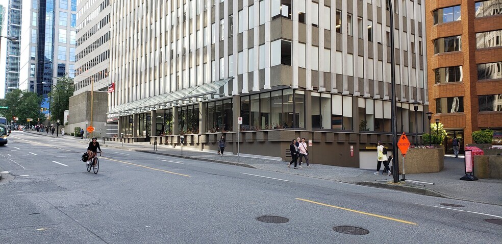535 Thurlow St, Vancouver, BC à louer - Photo de l’immeuble – Image 3 sur 19