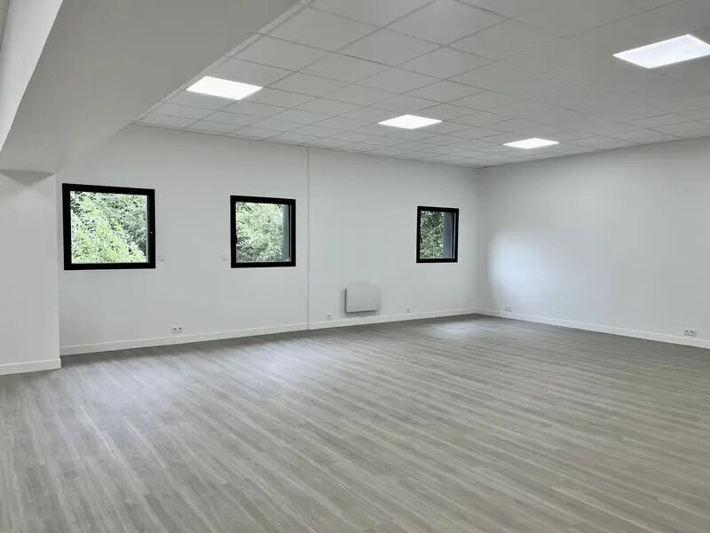 Bureau dans Préaux à louer Photo de l’immeuble– Image 1 sur 12