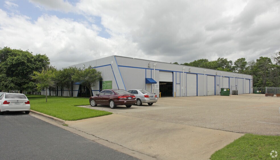 1400 Smith Rd, Austin, TX à louer - Photo principale – Image 2 sur 4