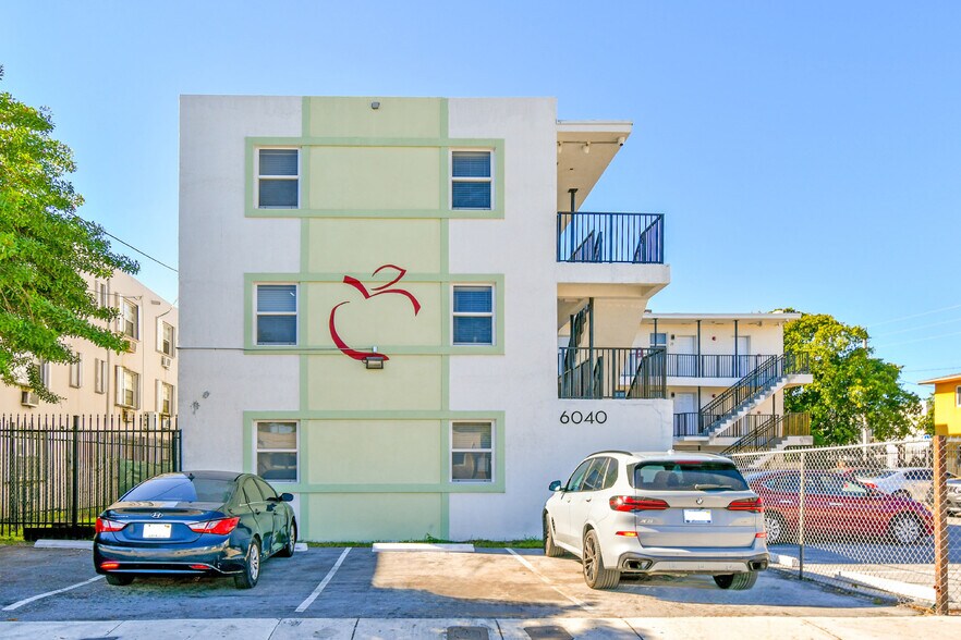 6040 NW 12th Ave, Miami, FL à vendre - Photo principale – Image 1 sur 4
