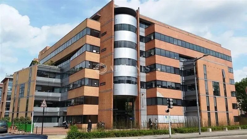 Bureau dans Ivry-sur-Seine à louer - Photo de l’immeuble – Image 1 sur 7