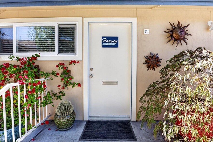 20835 Chester St, Castro Valley, CA à vendre - Photo de l’immeuble – Image 3 sur 26