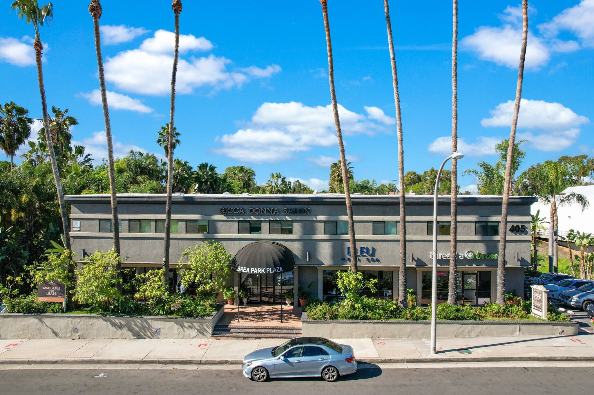 405 S State College Blvd, Brea, CA à vendre Photo principale– Image 1 sur 10