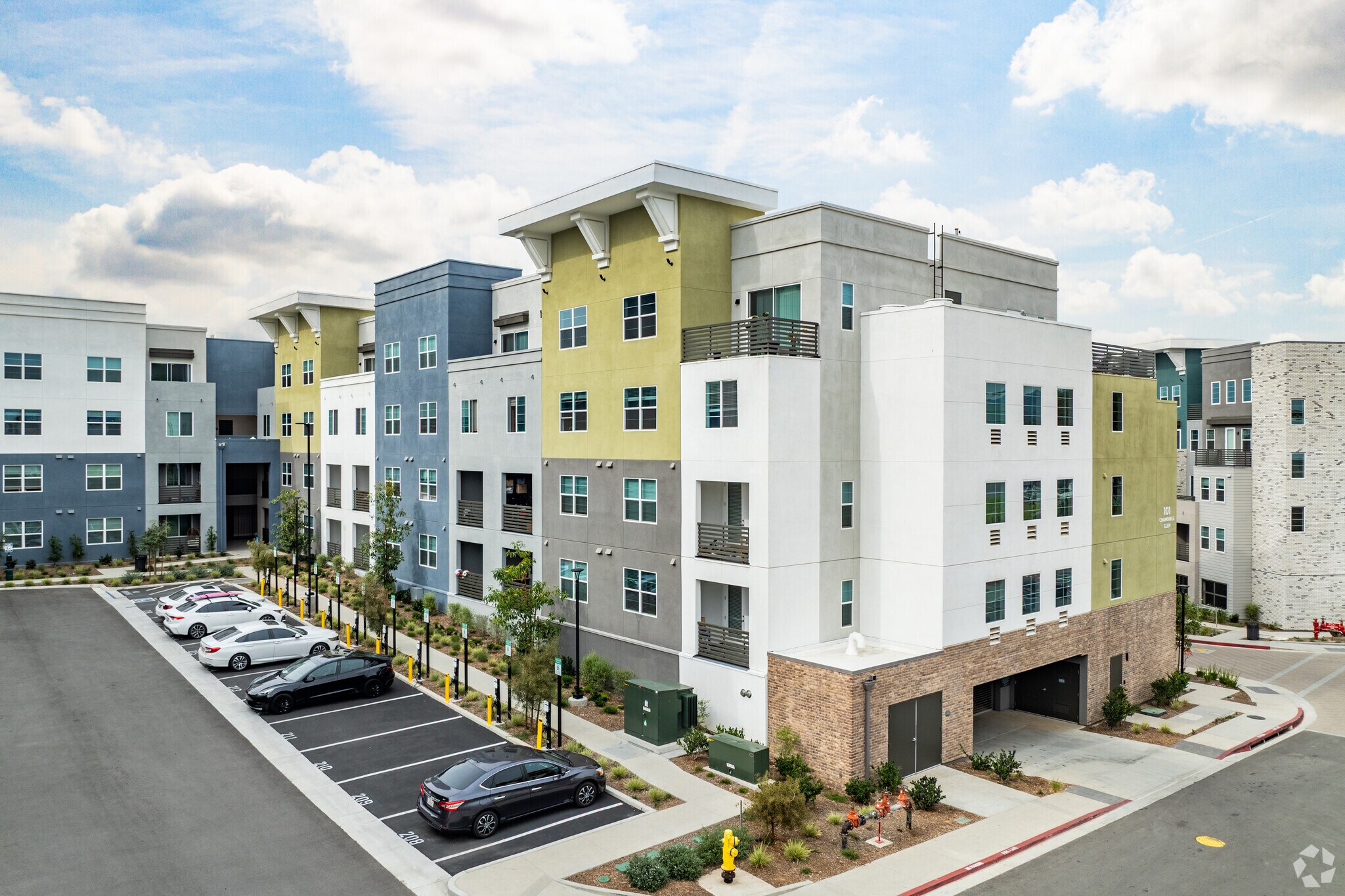 101 Chamomile Gln, Escondido, CA à louer Photo principale– Image 1 sur 40