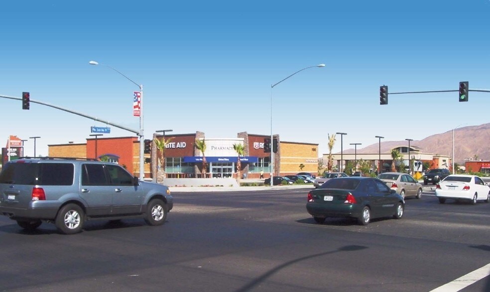 1180 N State St, San Jacinto, CA à louer - Photo de l’immeuble – Image 2 sur 6