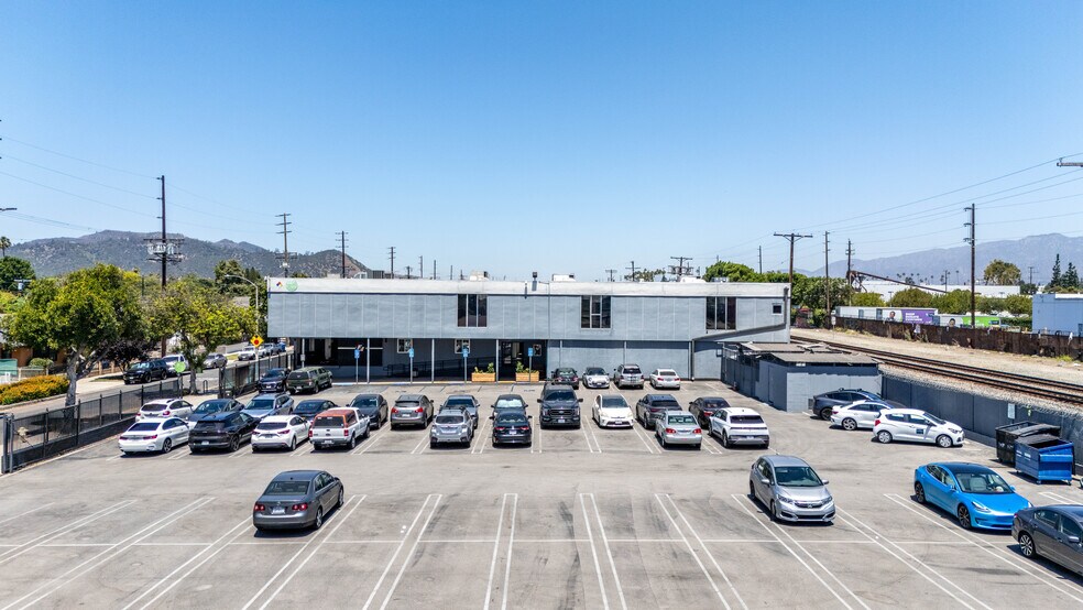 3145-3191 Casitas Ave, Los Angeles, CA à louer - Photo de l’immeuble – Image 3 sur 6