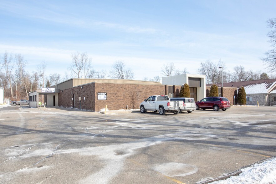 1979 Holland Ave, Port Huron, MI à louer - Photo de l’immeuble – Image 2 sur 2