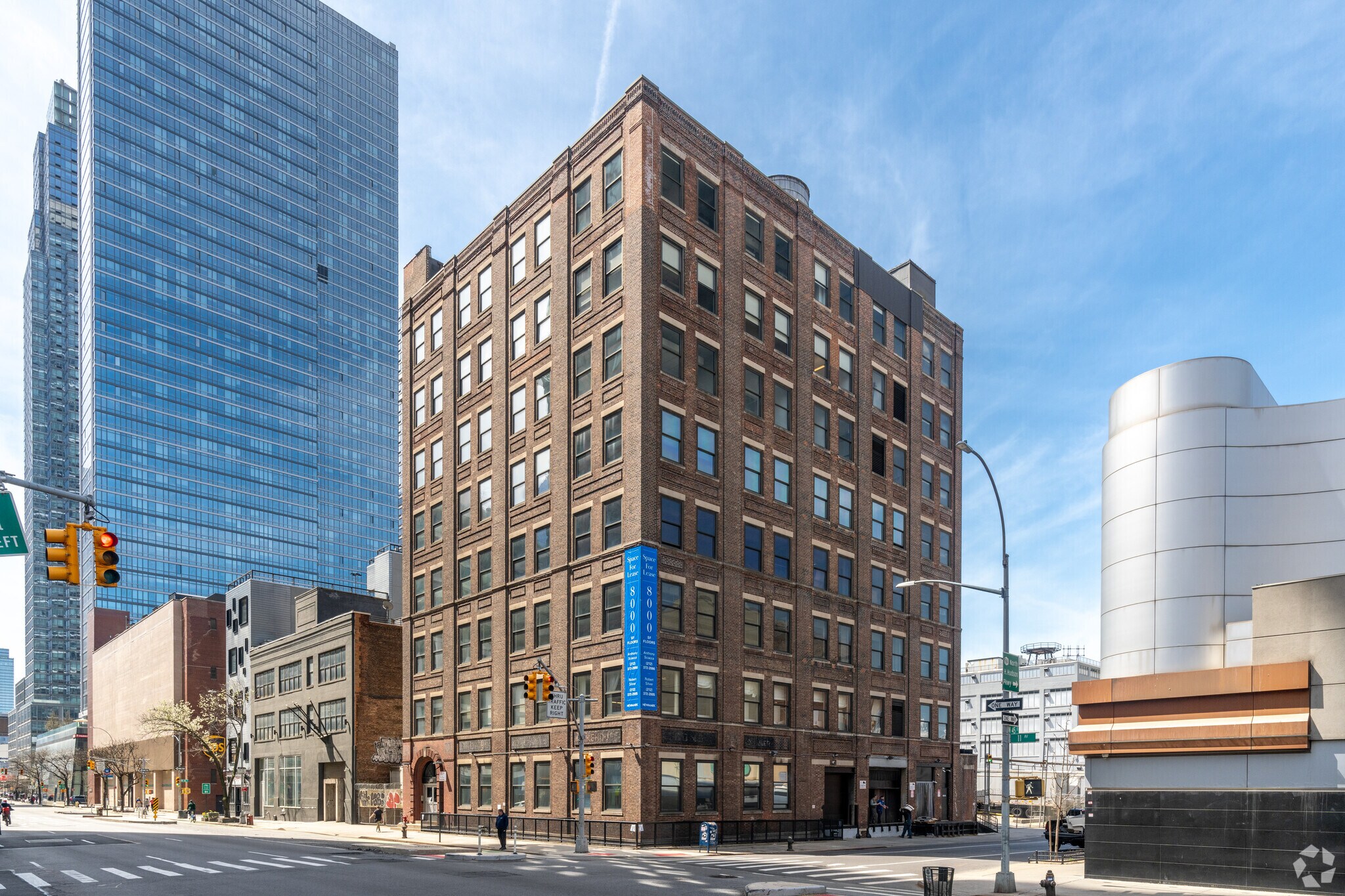 599 Eleventh Ave, New York, NY à louer Photo de l’immeuble– Image 1 sur 6