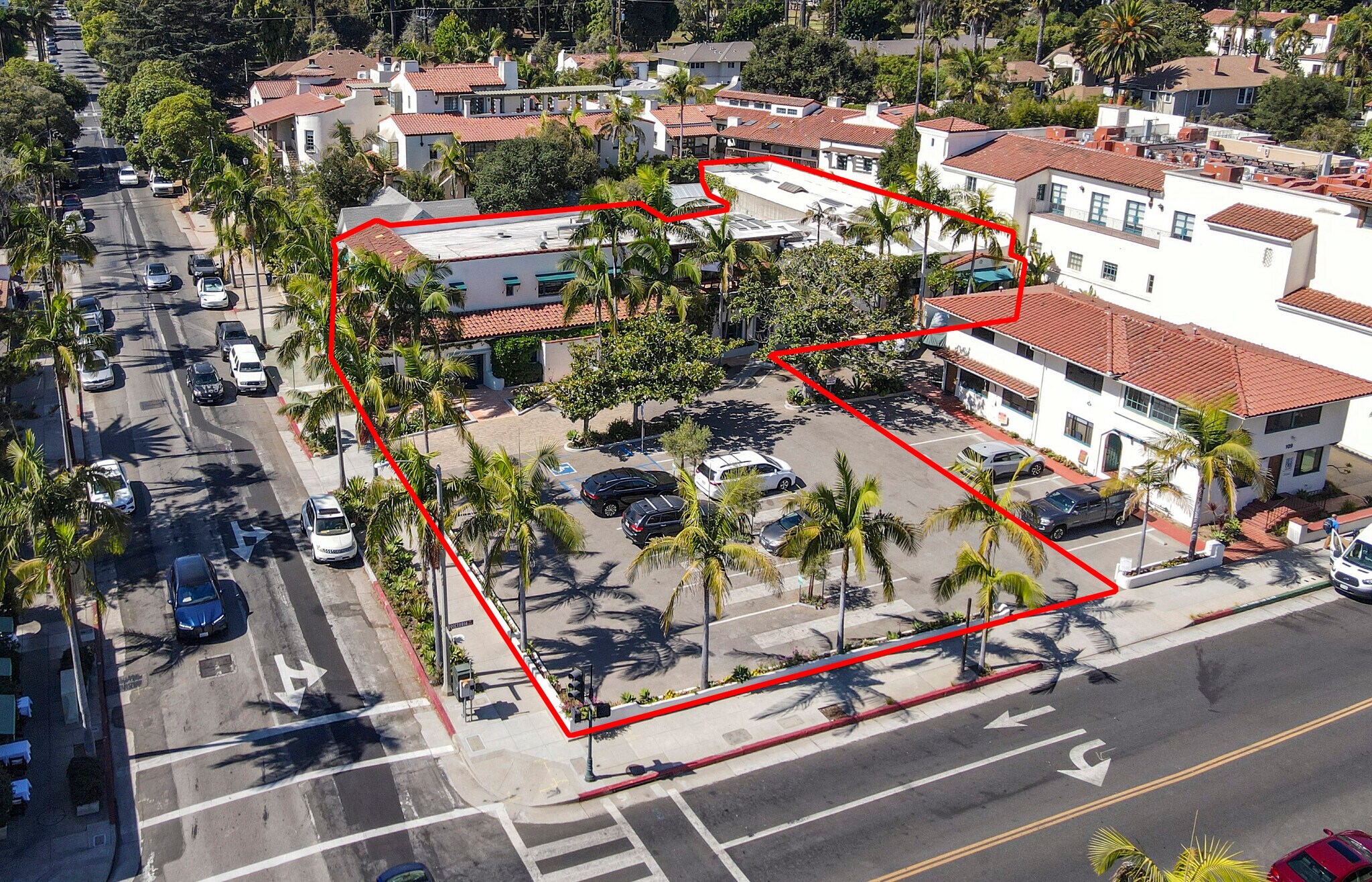 101 E Victoria St, Santa Barbara, CA à vendre Photo de l’immeuble– Image 1 sur 20