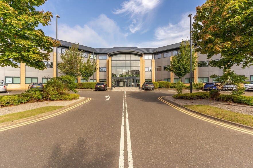 60 South Gyle Crescent, Edinburgh à louer - Photo de l’immeuble – Image 2 sur 12