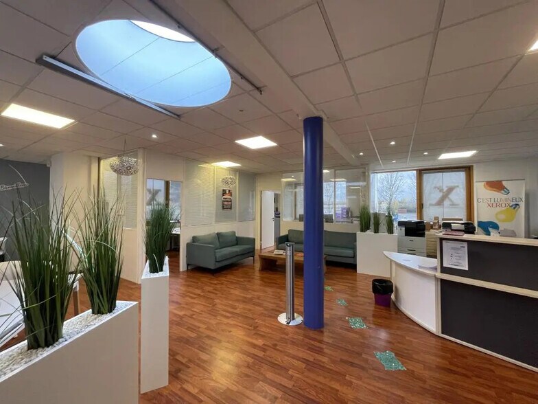 Bureau dans Évreux à louer - Photo de l’immeuble – Image 1 sur 5
