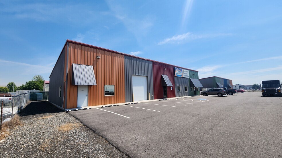 2424 Henderson Loop, Richland, WA à louer - Photo de l’immeuble – Image 1 sur 10