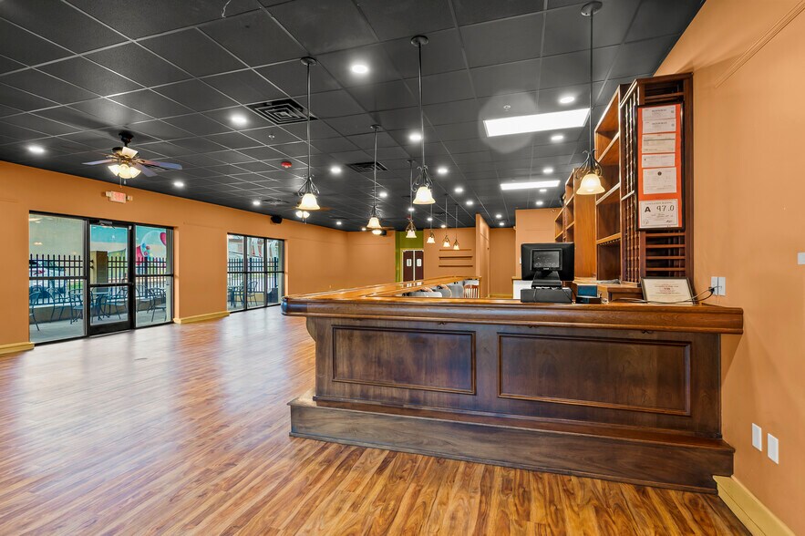 607 N Trade St, Winston-Salem, NC à vendre - Photo de l’immeuble – Image 3 sur 8