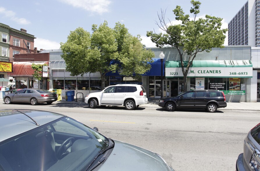 3215-3219 N Broadway St, Chicago, IL à louer - Photo de l’immeuble – Image 2 sur 14