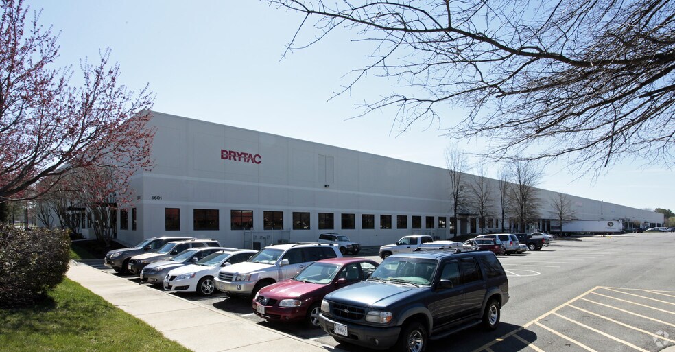 5601-5699 Eastport Blvd, Richmond, VA à louer - Photo de l’immeuble – Image 3 sur 21