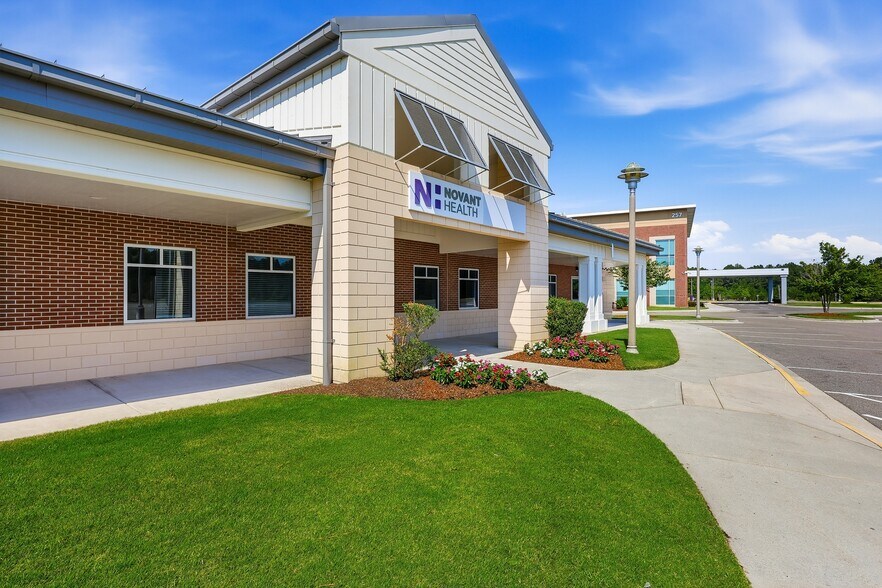 584 Hospital Dr NE, Bolivia, NC à louer - Photo de l’immeuble – Image 3 sur 22