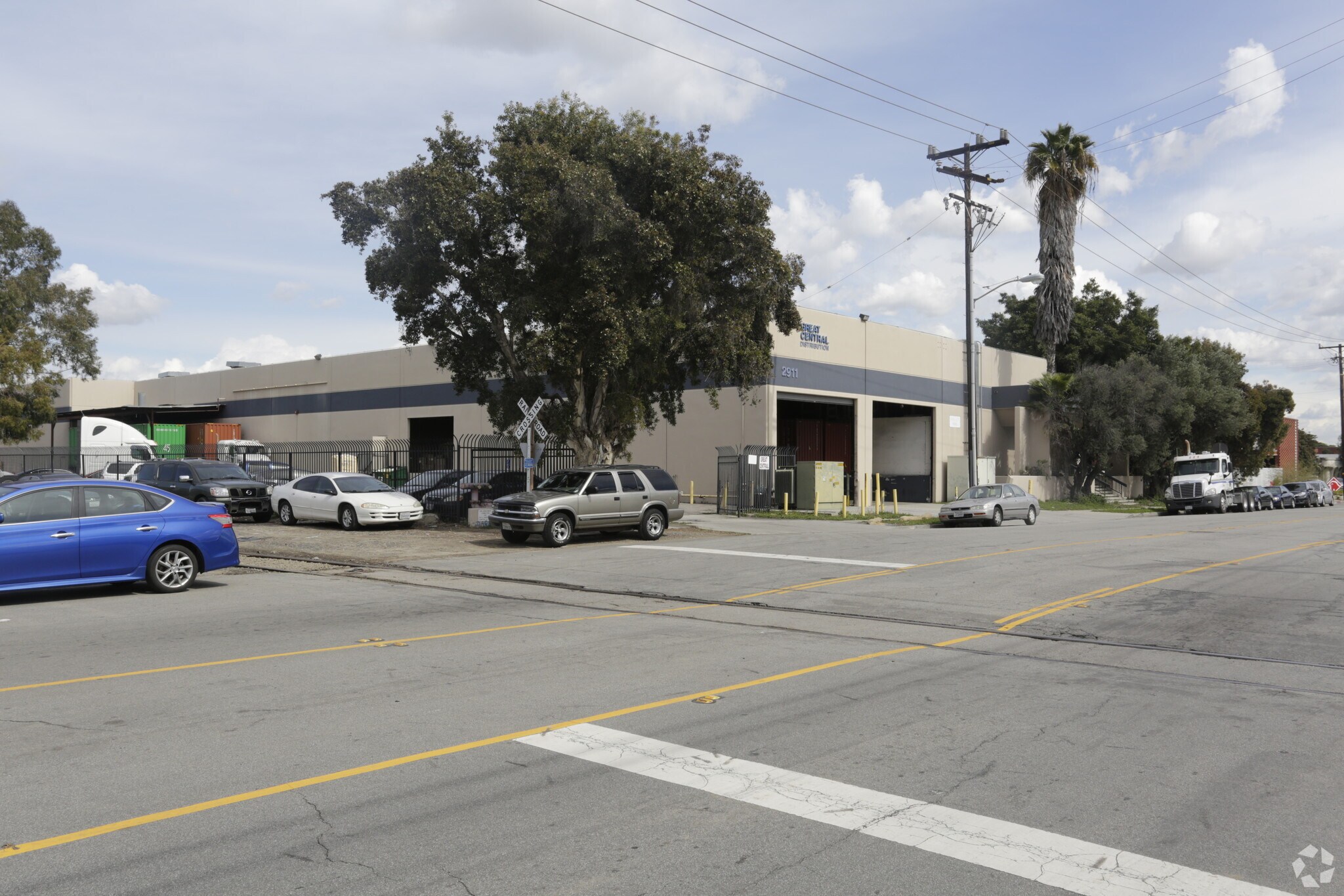 2911 E Harcourt St, Compton, CA à vendre Photo principale– Image 1 sur 4