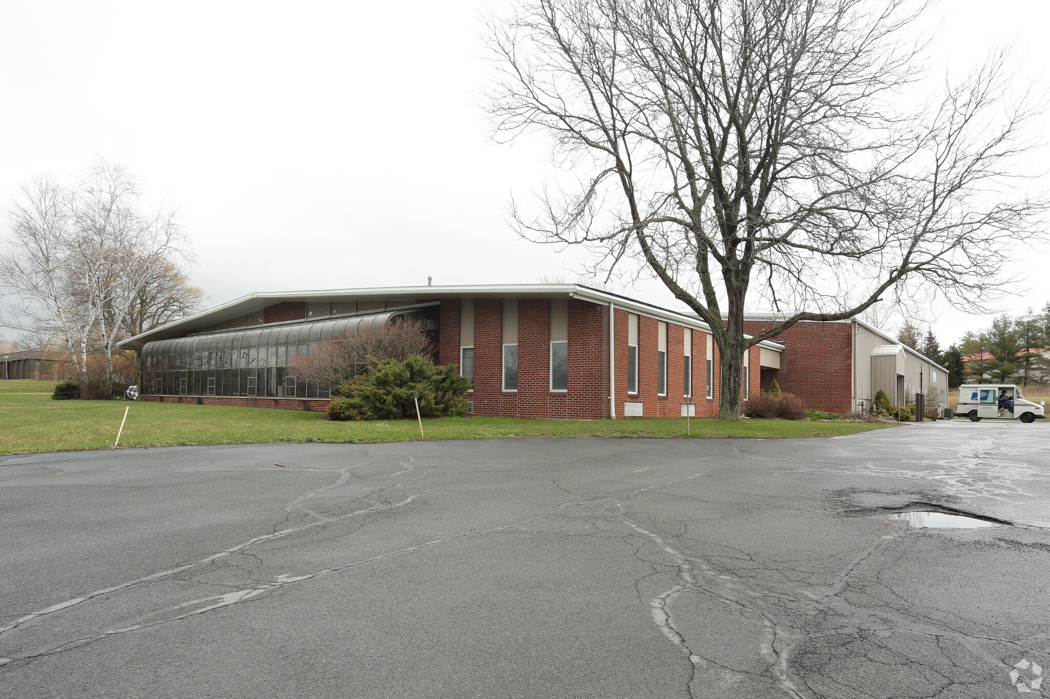 2415 N Triphammer Rd, Ithaca, NY à louer Photo principale– Image 1 sur 5