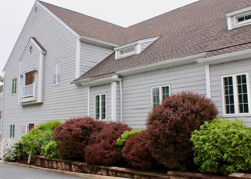 22 Mystic Ln, Malvern, PA à vendre - Photo de l’immeuble – Image 3 sur 21