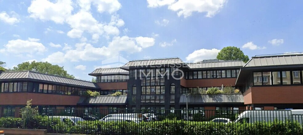 Local d’activités dans Saint-Ouen-sur-Seine à louer - Photo de l’immeuble – Image 2 sur 4