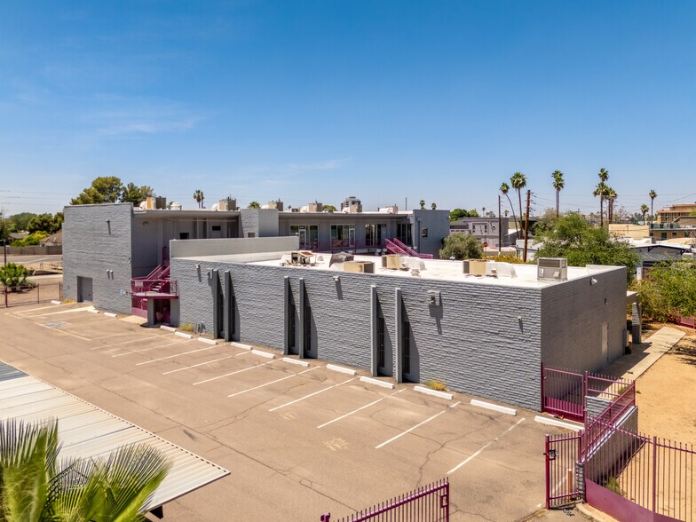 2645 N 24th St, Phoenix, AZ à louer - Photo de l’immeuble – Image 3 sur 18