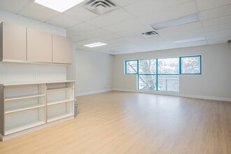 16055 Fraser Hwy, Surrey, BC à louer Photo de l’immeuble– Image 1 sur 12