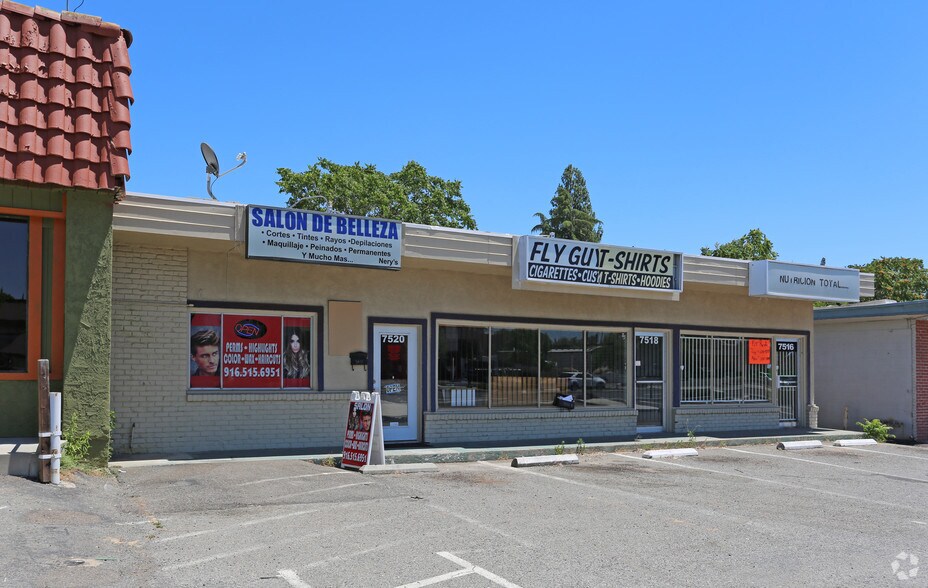 7518-7520 Auburn Blvd, Citrus Heights, CA à louer - Photo de l’immeuble – Image 3 sur 4