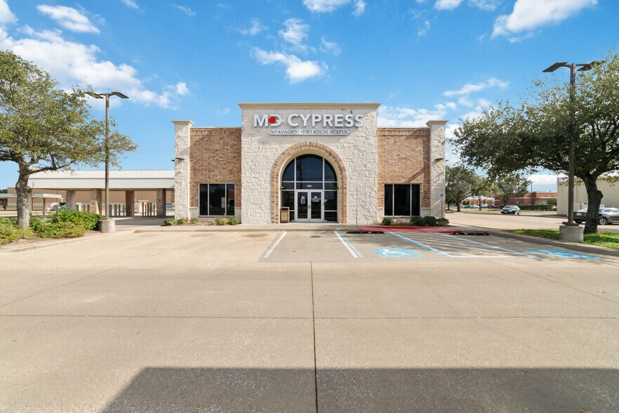 7012 Barker Cypress Rd, Cypress, TX à vendre - Photo principale – Image 1 sur 36