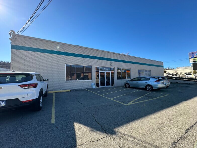 17 McKean Ave, Charleroi, PA à louer - Photo principale – Image 1 sur 10