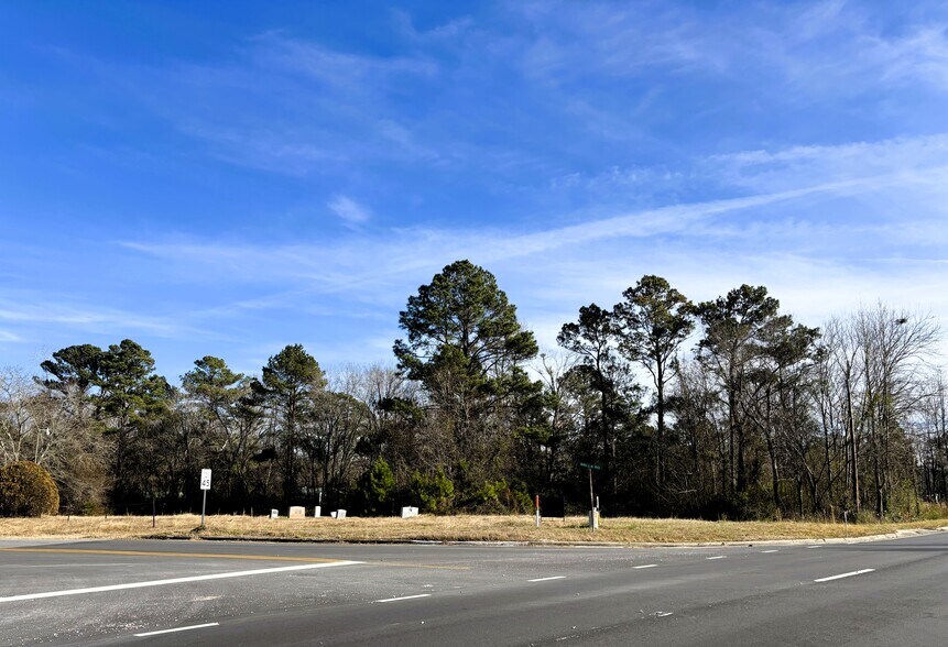 980 Wells Rd, Jacksonville, NC à vendre - Photo de l’immeuble – Image 2 sur 3