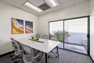 22722 Lambert St, Lake Forest, CA à louer Photo intérieure– Image 1 sur 26